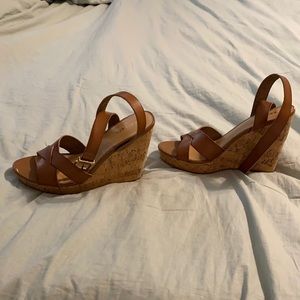 Express Tan / brown wedges